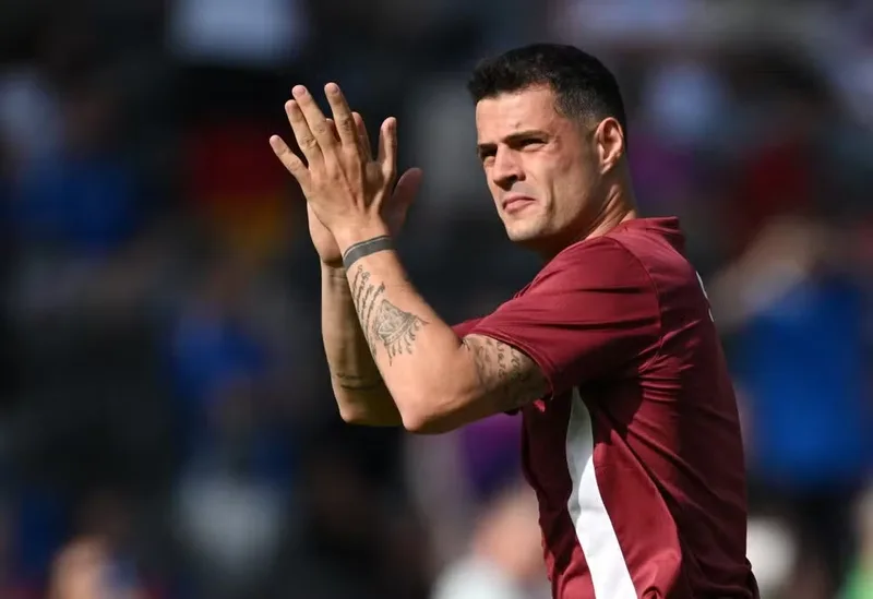 Granit Xhaka é retirado da seleção suíça após admitir certificado falso