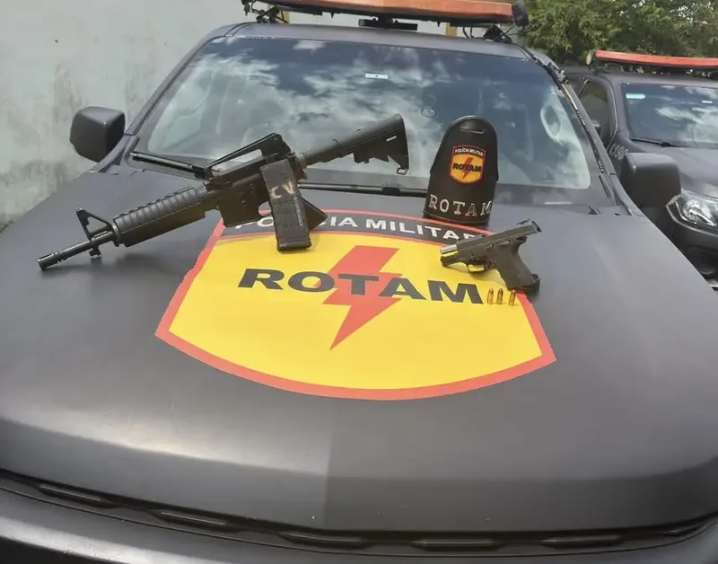 Carro roubado no Rio é recuperado com fuzil após confronto em Goiás