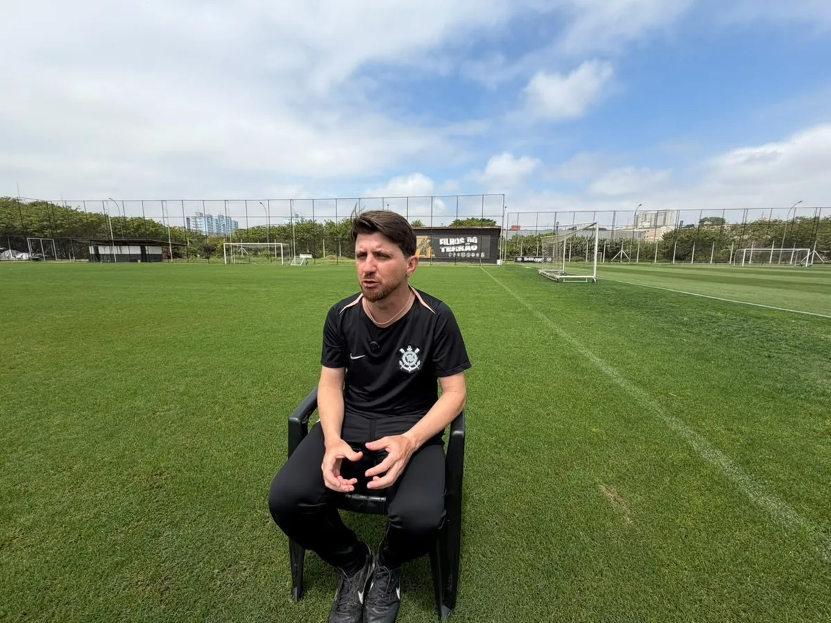 William Batista relata reconstrução do sub-20 do Corinthians e influência do Brasfoot