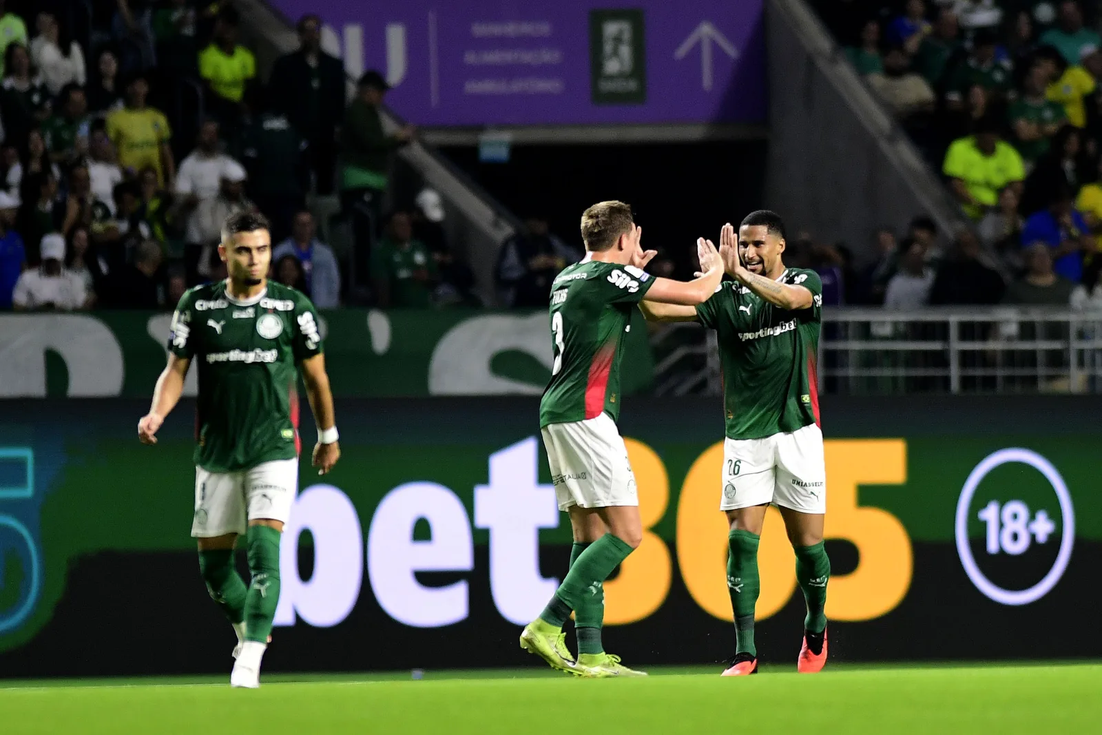 Murilo cumpre suspensão e fica fora de Palmeiras x Grêmio