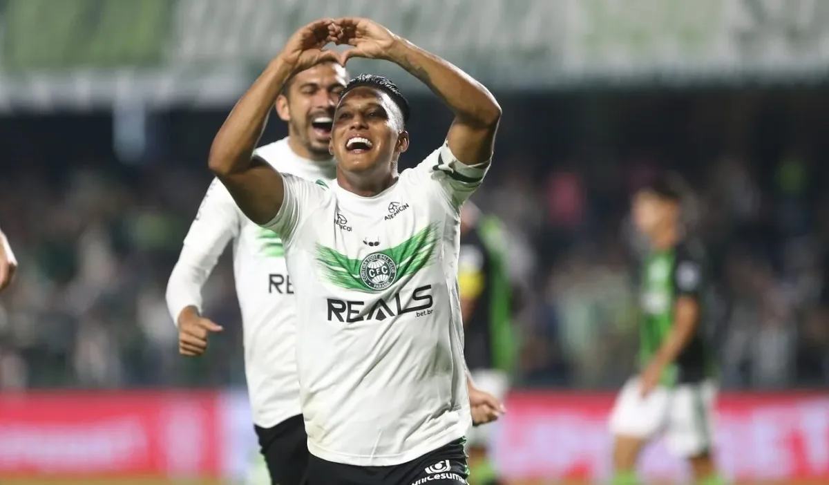 Sebastian Gómez alcança Dreyer como estrangeiro com mais jogos pelo Coritiba