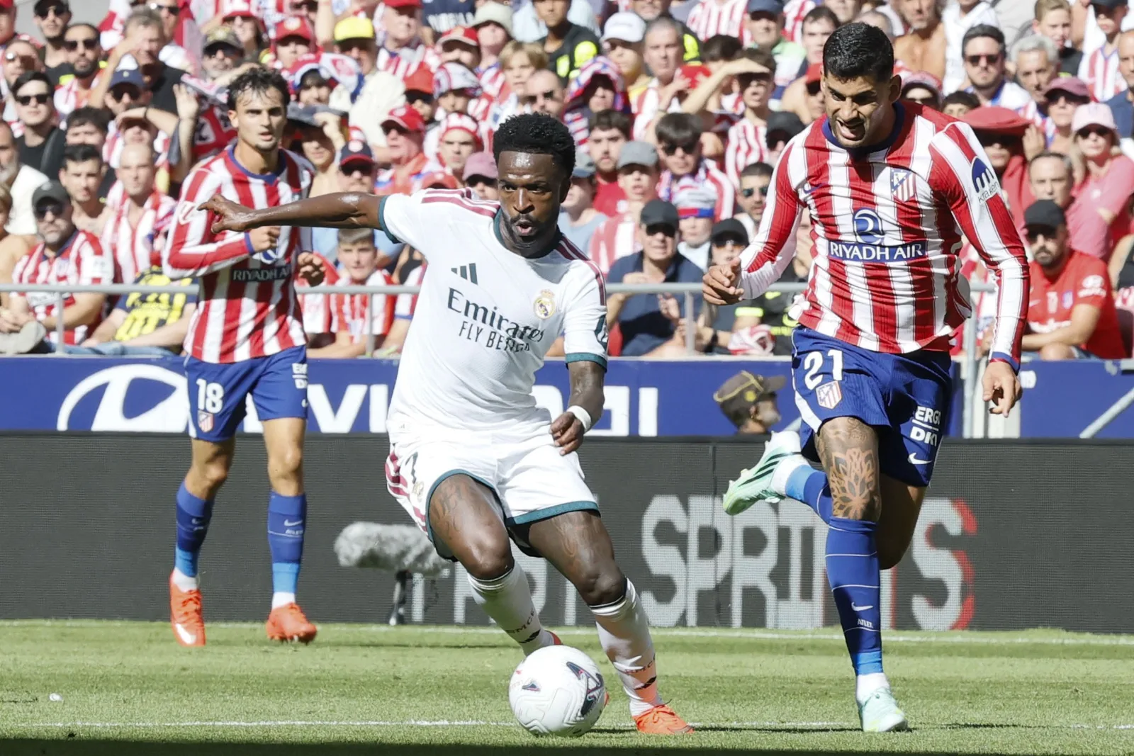 Torcida do Real Madrid prefere Yan Diomande a Vinicius Junior em enquete