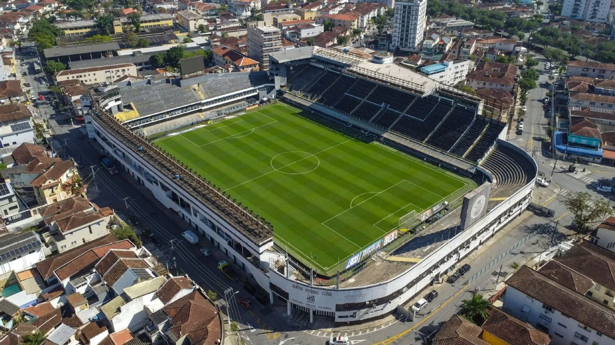 Santos retoma votação de reforma que amplia limite para eventual SAF
