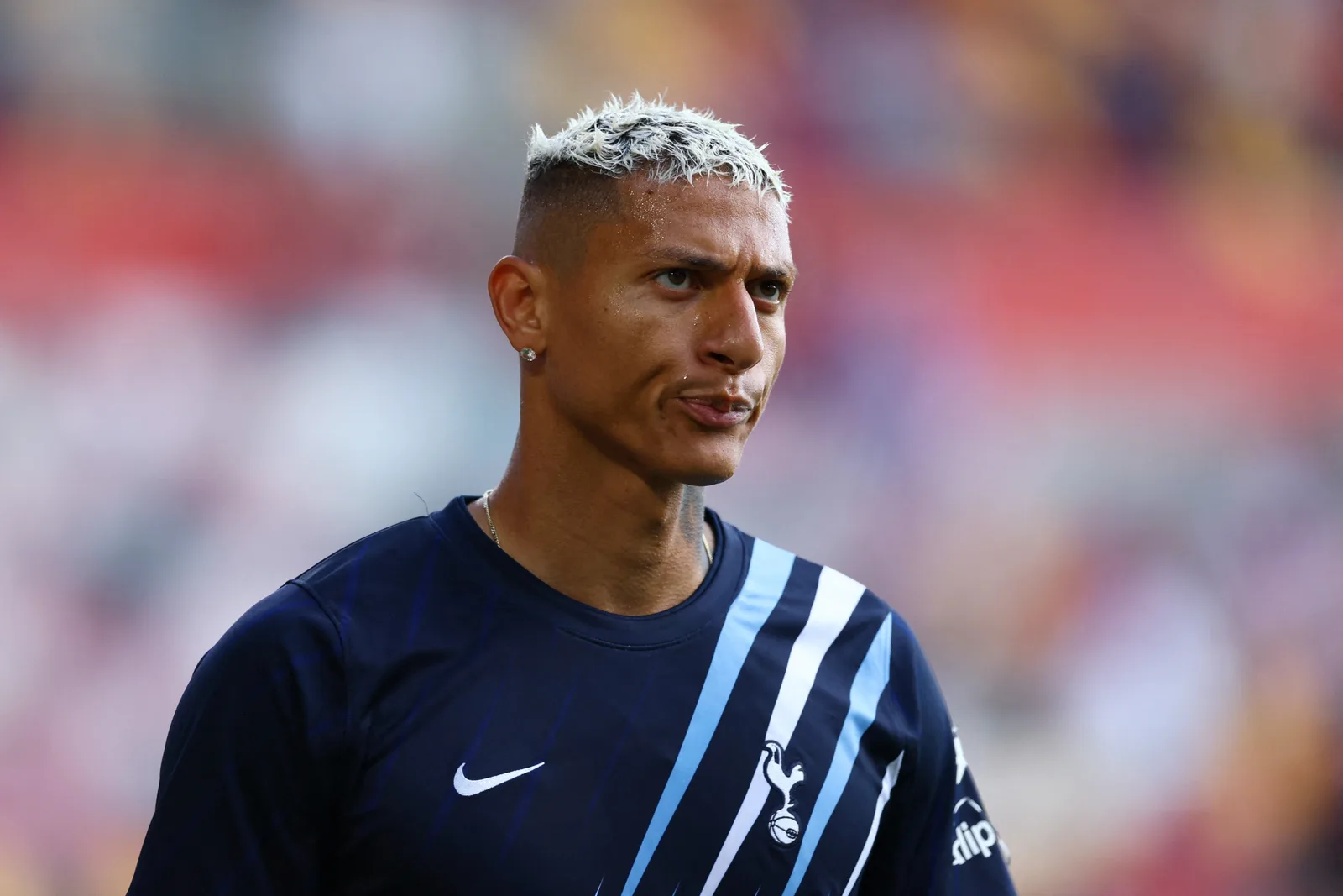 Vasco consulta estafe de Richarlison e avalia empréstimo ao futebol brasileiro