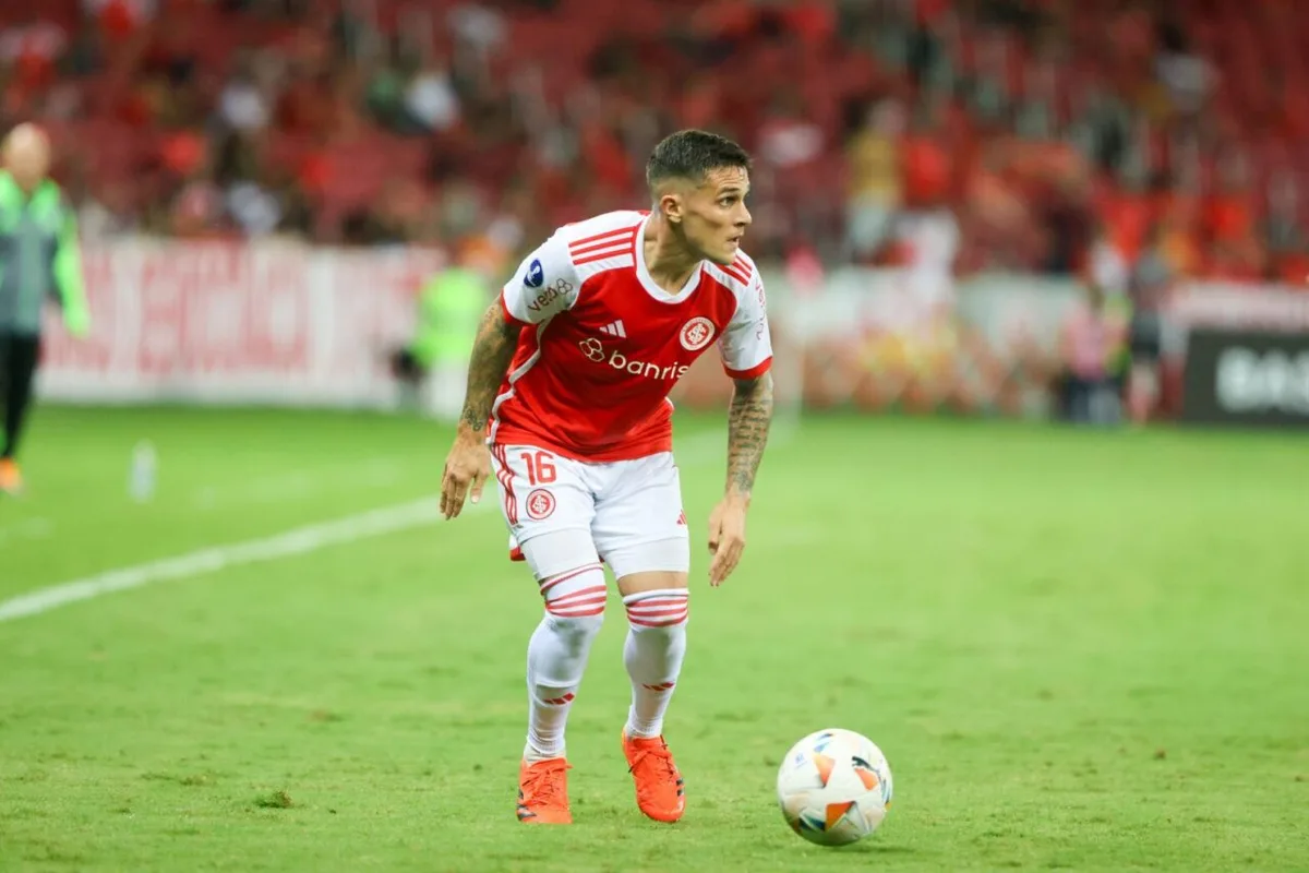 Coritiba encaminha chegada de Fabricio Bustos, ex-River Plate