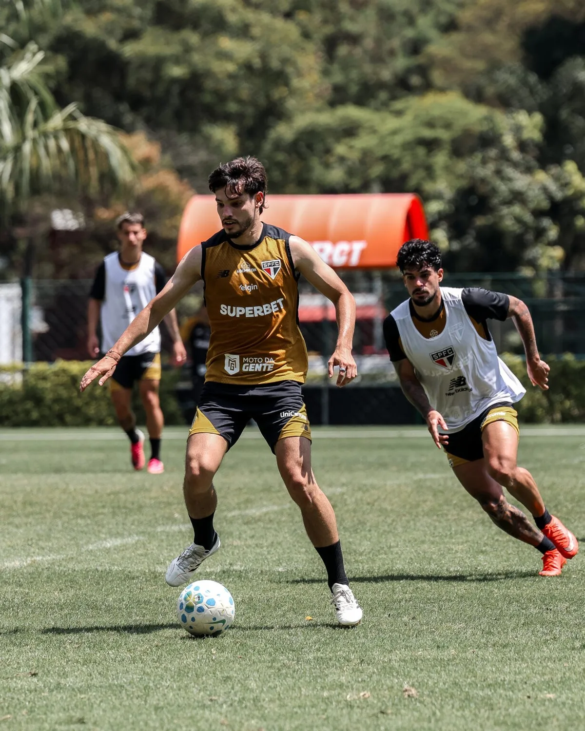 São Paulo ajusta estratégia antes do clássico com o Santos