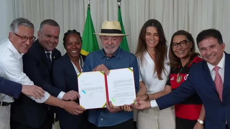 Lei cria diretrizes para profissionalizar e fortalecer o futebol feminino no Brasil