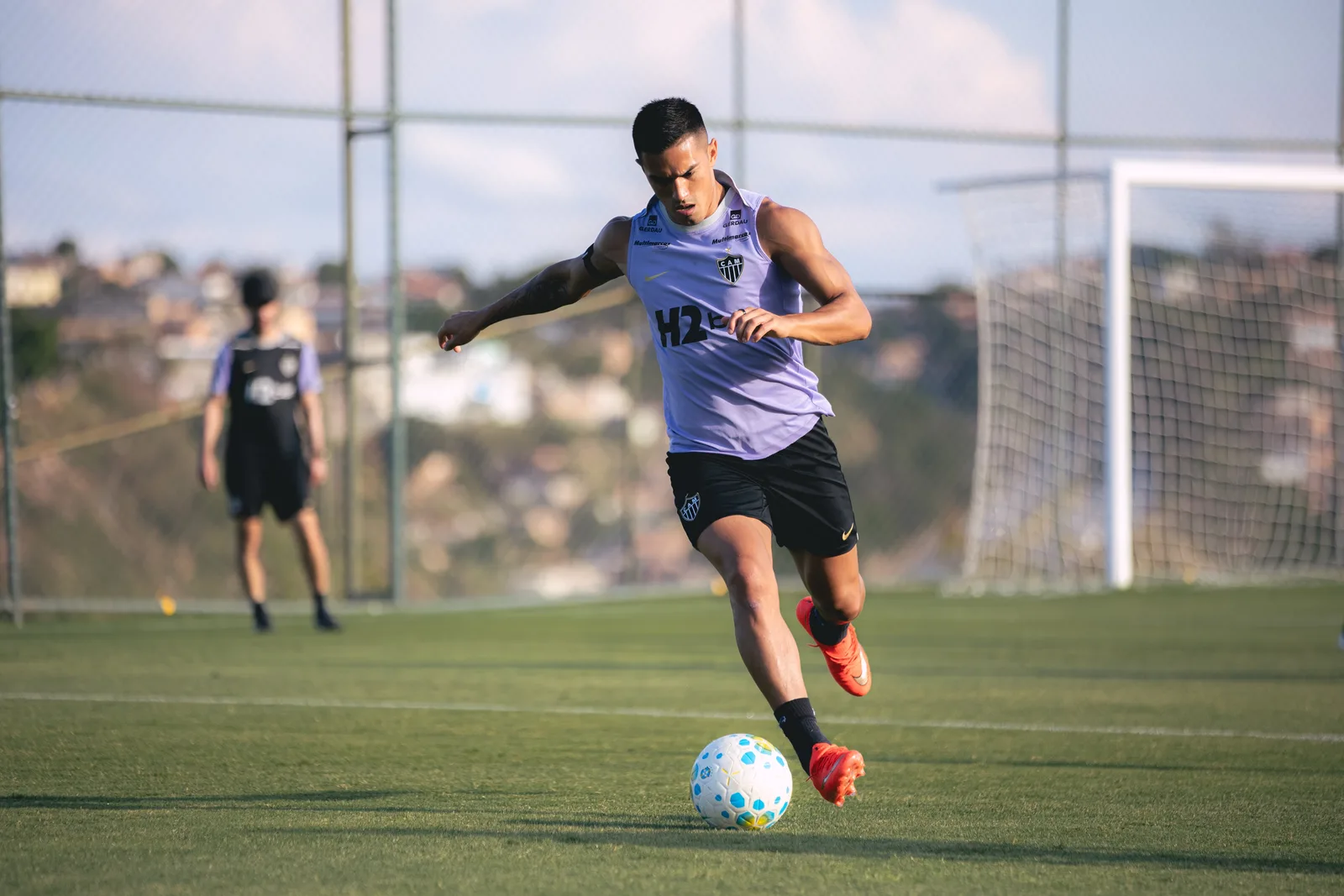 Cuello mira convocação para a Argentina após temporada de destaque no Atlético-MG