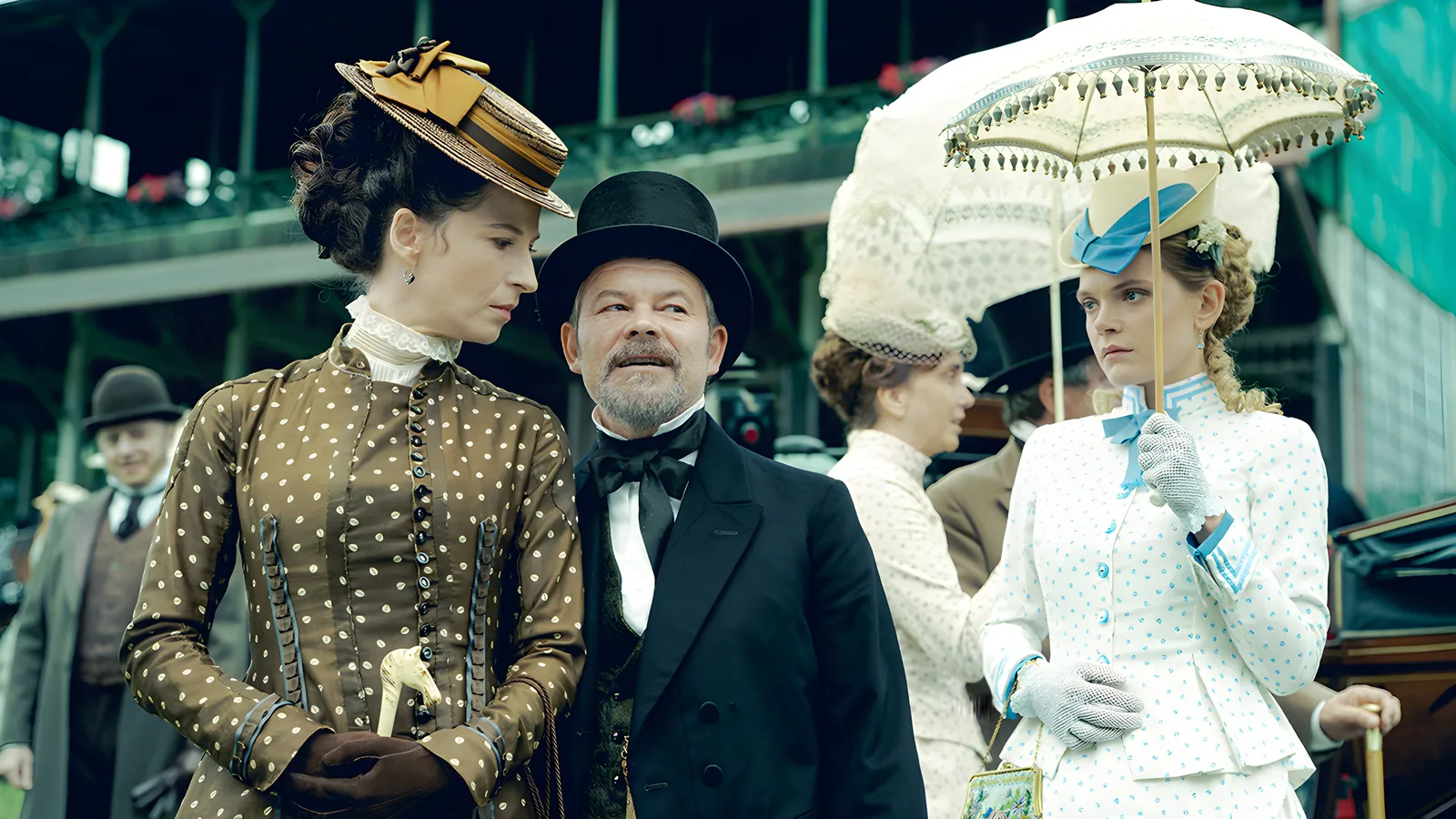 A Boneca combina romance e conflitos sociais em seis episódios na Netflix
