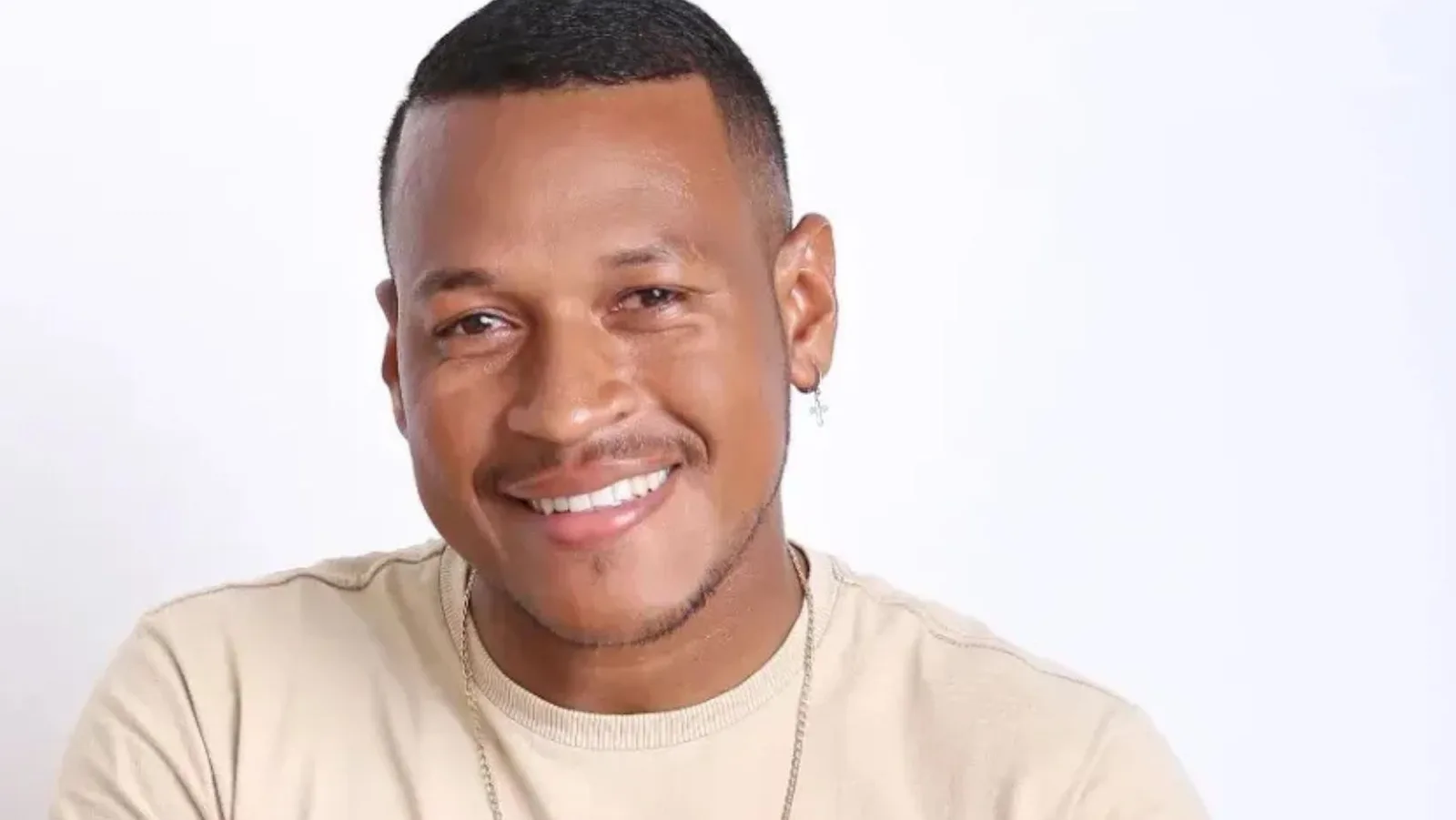 Cantor Natanael Souza Santana morre após colisão na BA-246