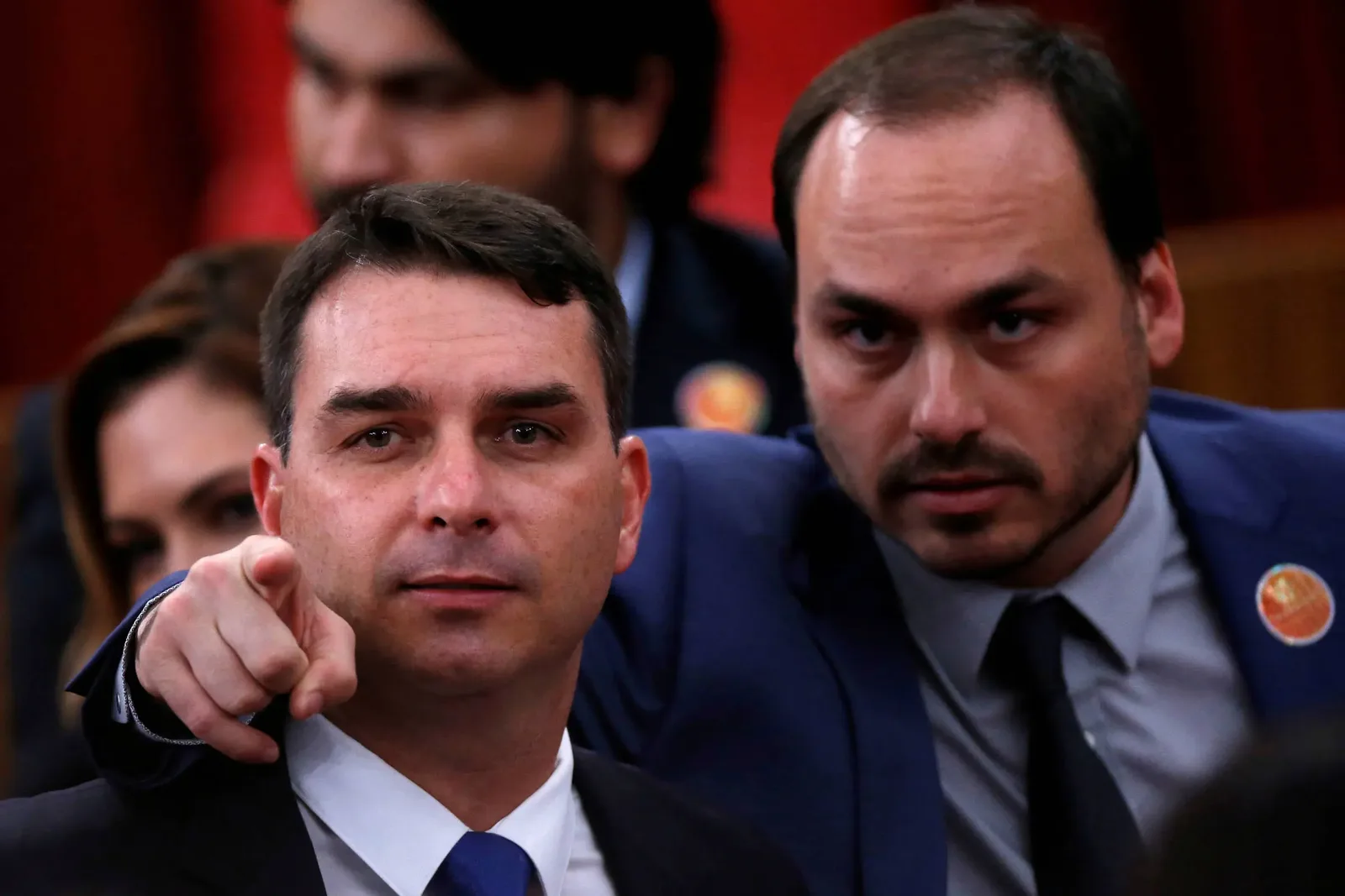 Em disputa por influência, Carlos Bolsonaro critica campanha de Flávio e mira economista aliada