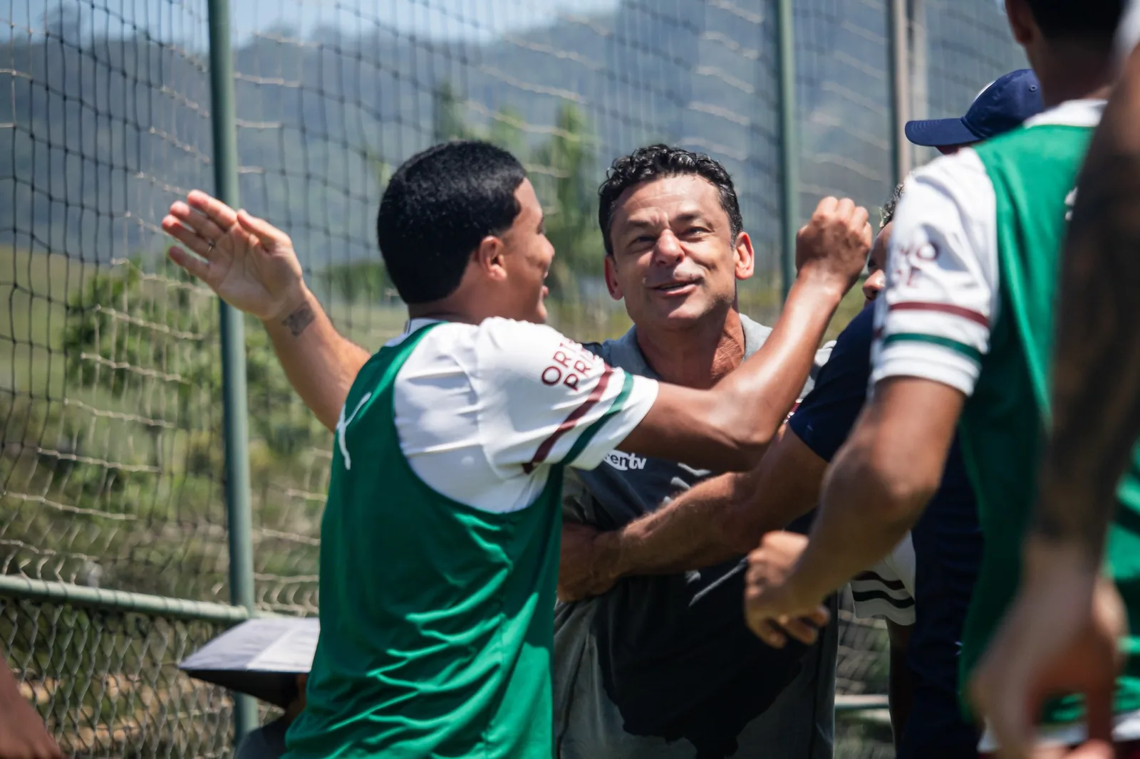 Fluminense bate o Flamengo e assume liderança do Carioca sub-20
