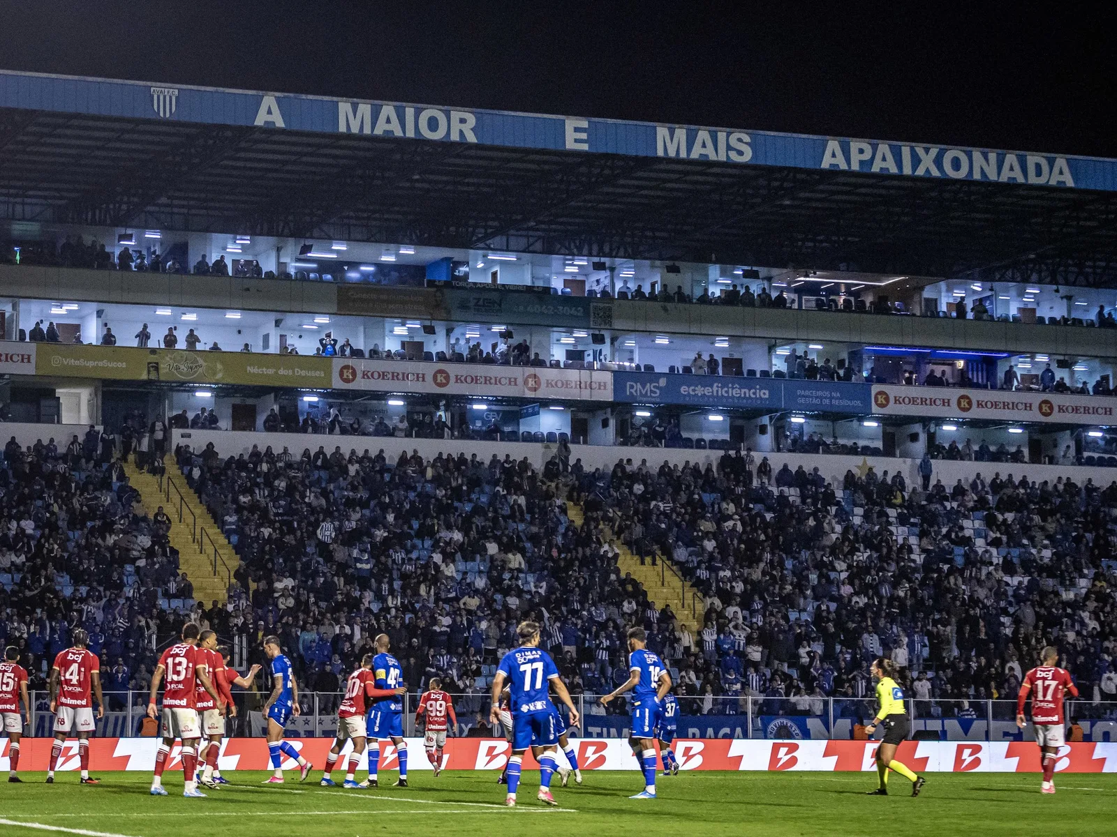 Avaí oferece pacote de cinco partidas e benefício a sócios na Ressacada