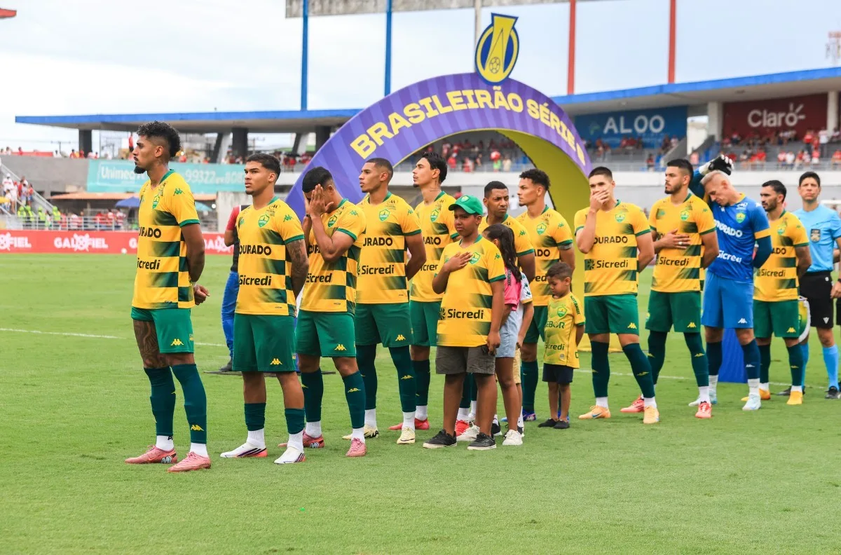 João Carlos se destaca, mas Cuiabá perde por 3 a 0 para o CRB