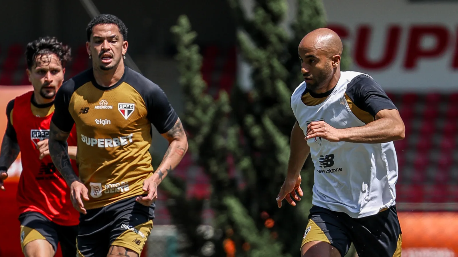 Lucas Moura pode voltar pelo São Paulo contra o Vitória