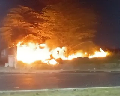 Incêndio mobiliza moradores e atinge área de mata em terreno abandonado em Manaus