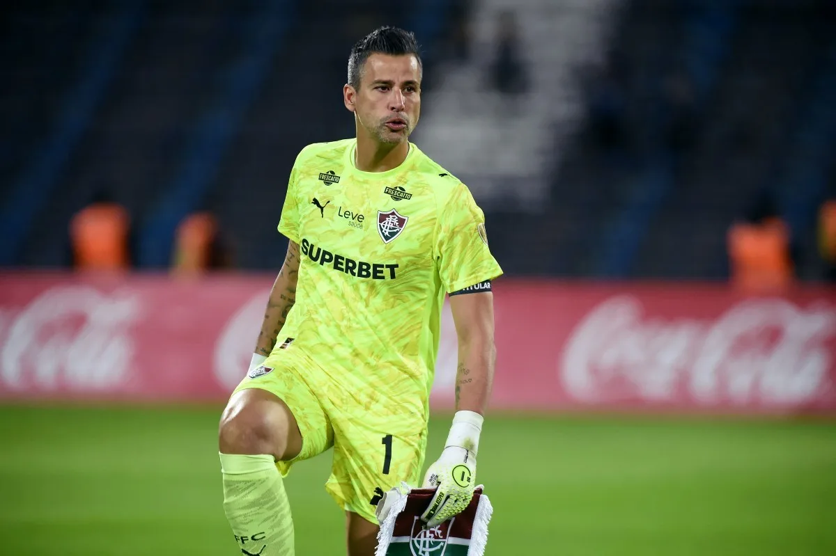 Fábio lidera votação da torcida do Fluminense como destaque da temporada
