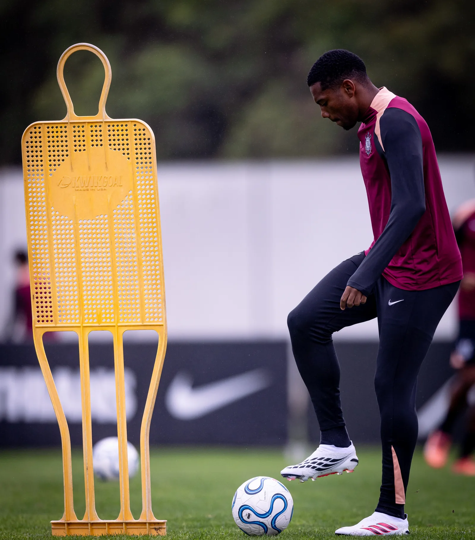 André será relacionado pelo Corinthians para duelo com o Estudiantes