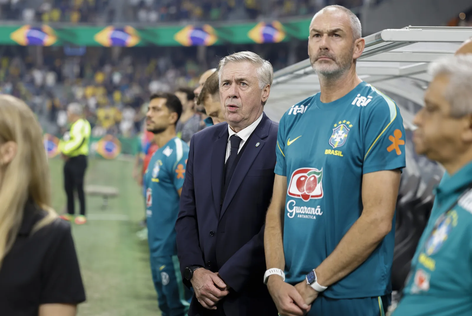 Empate com a Austrália mantém dúvidas sobre renovação da Seleção