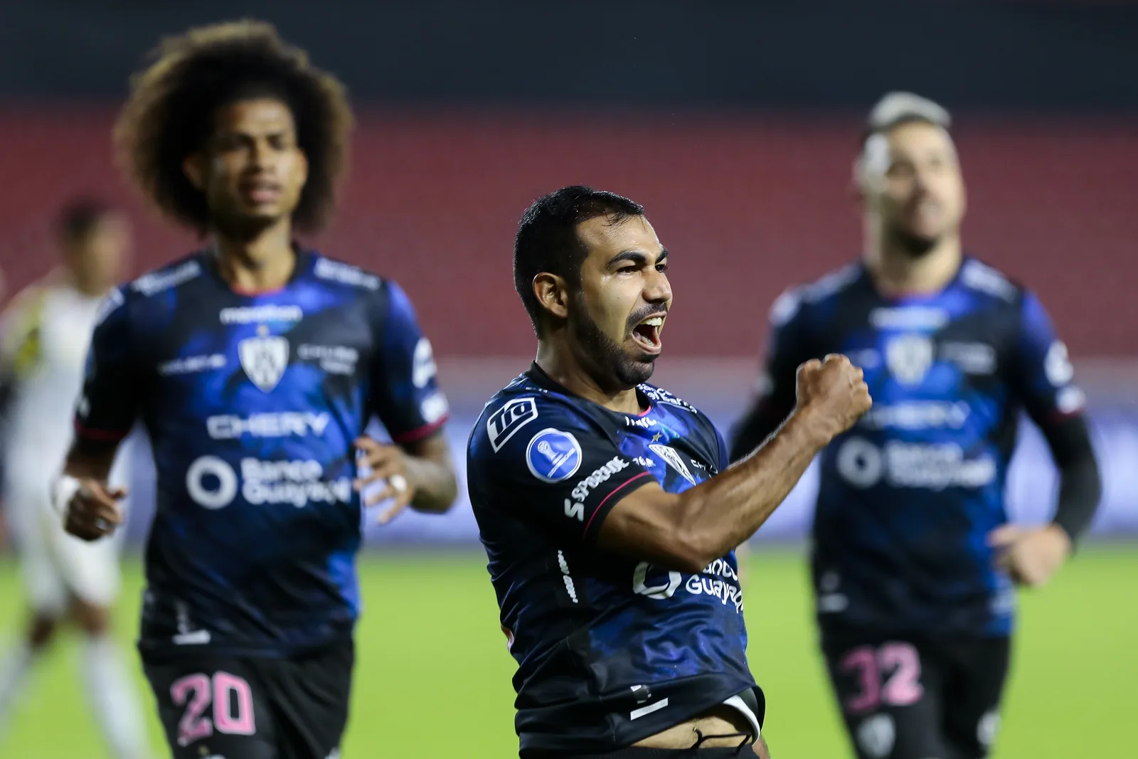 Del Valle mantém cinco jogadores da final da Recopa contra o Flamengo
