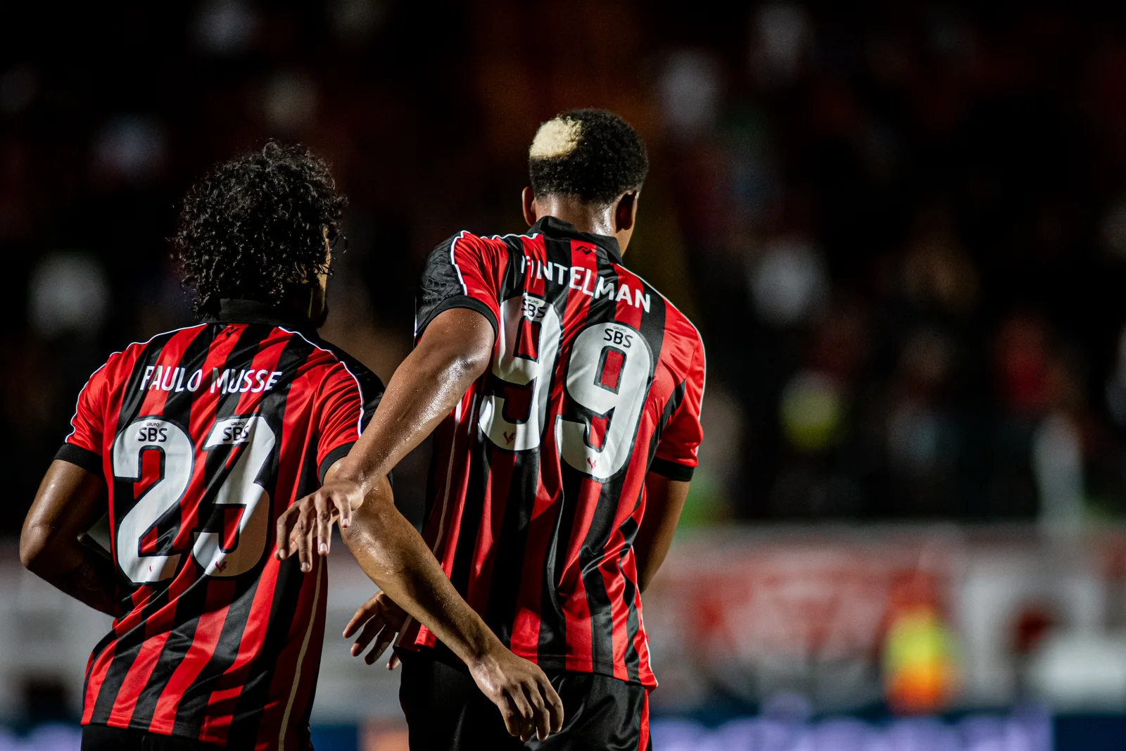 Carlinhos sofre trauma cranioencefálico após choque em jogo da Série B