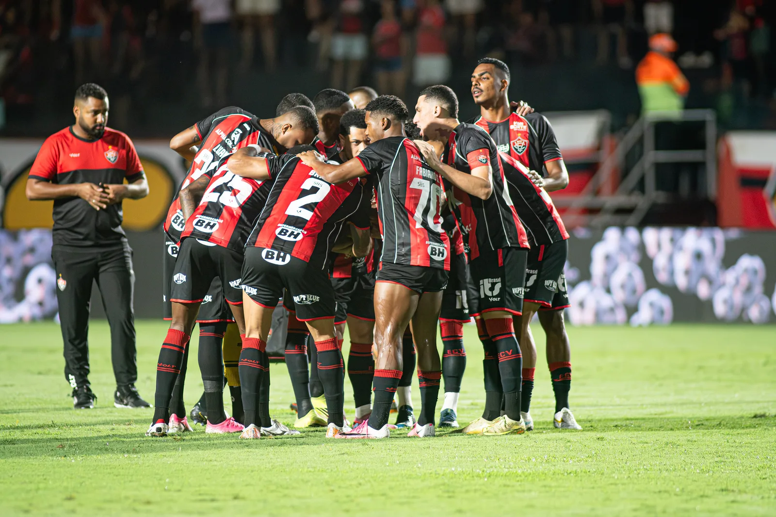 Vitória ganha reforços e tenta primeira vitória fora contra o Mirassol