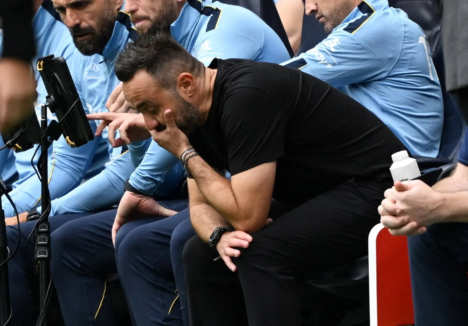 De Zerbi critica postura do Tottenham após derrota para o Aston Villa