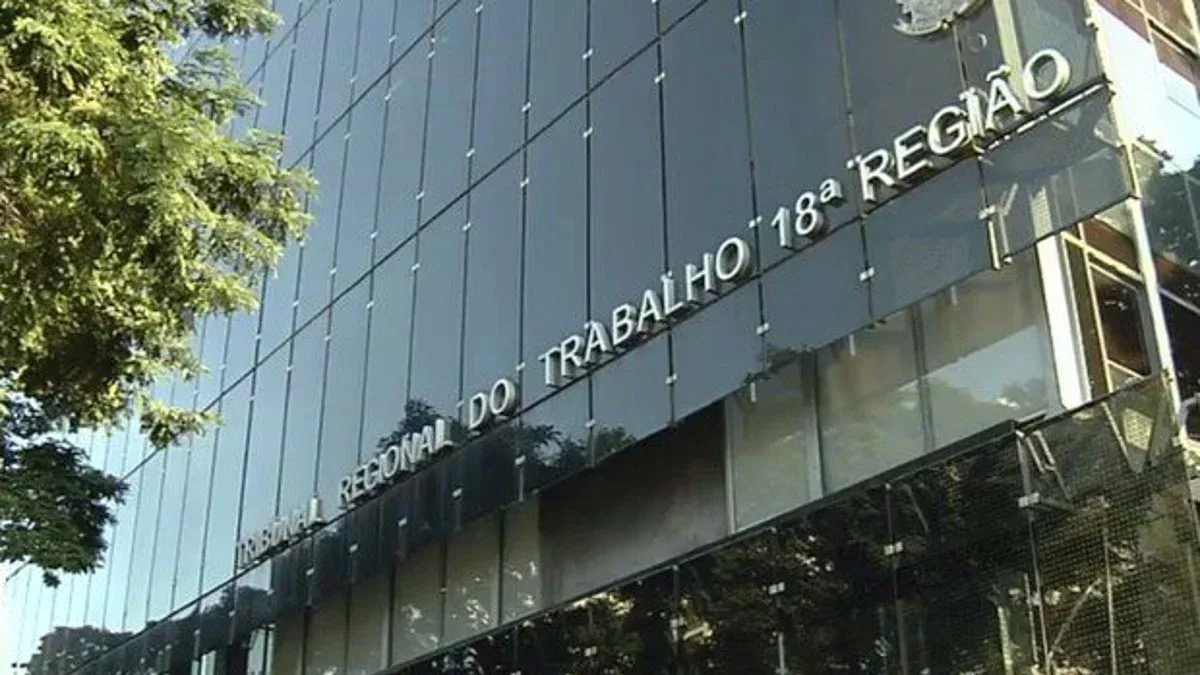 TRT-GO mantém rescisão indireta para trabalhadora impedida de guardar o sábado