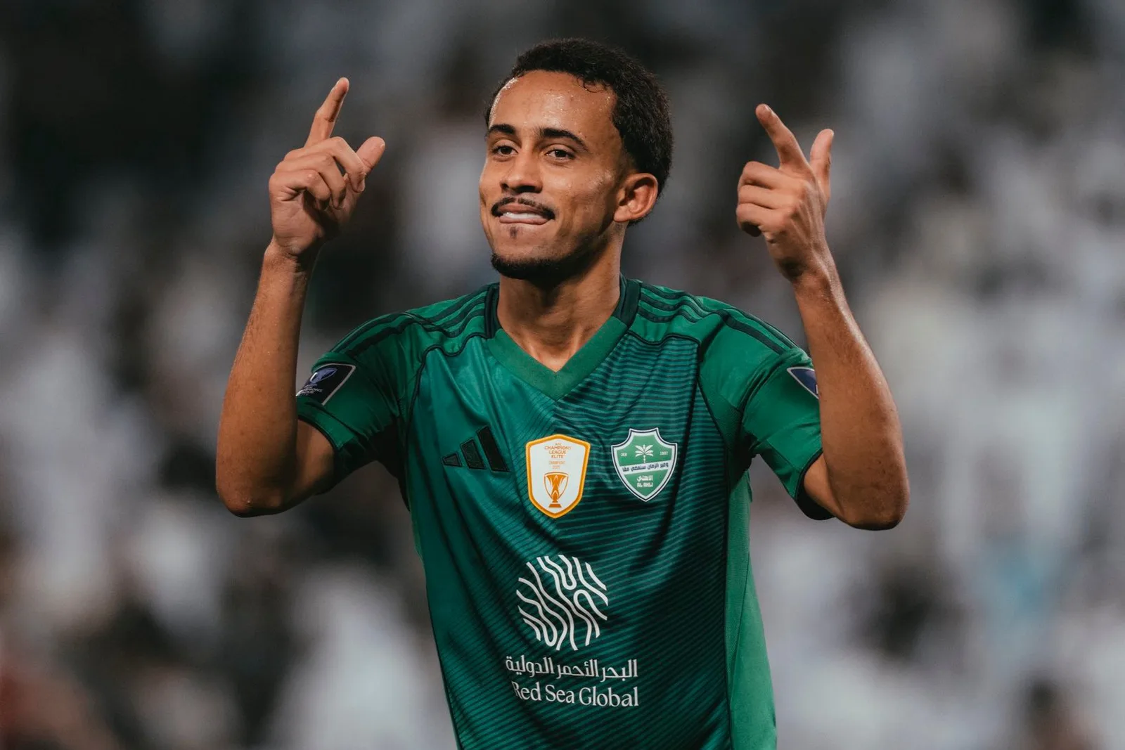 Matheus Gonçalves seguirá no Al-Ahli após negociações com Botafogo e Vasco