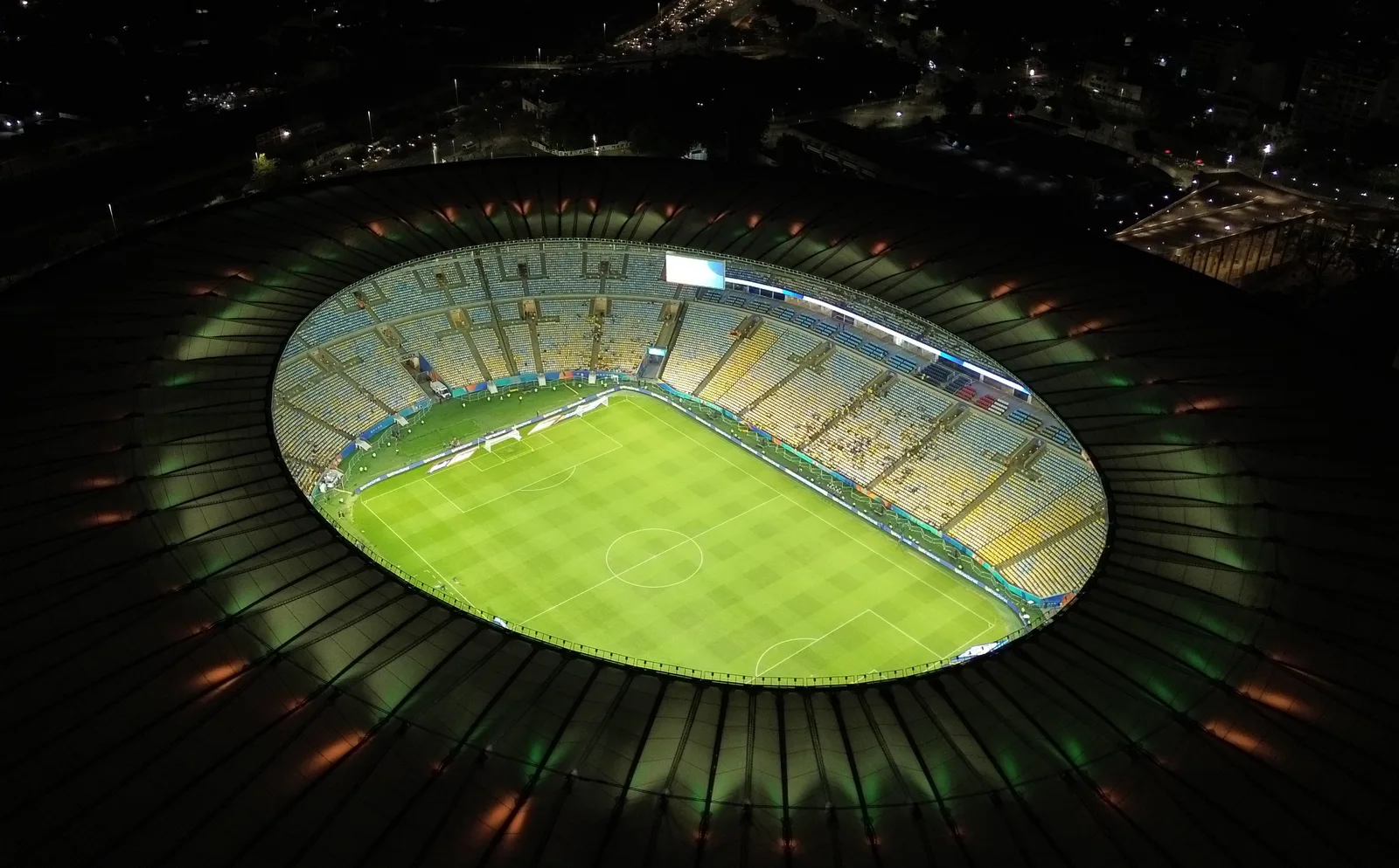 Fluminense mantém carga mínima, e Palmeiras busca mais entradas para semifinal