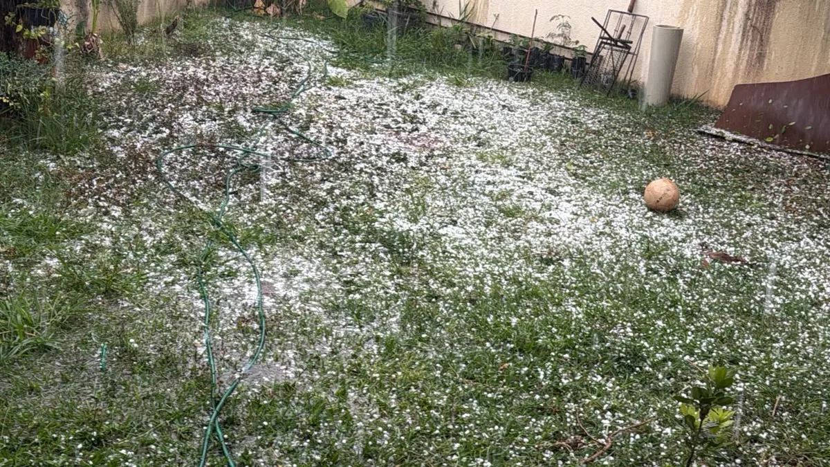 Distrito Federal tem chuva forte, granizo e ventania em várias regiões