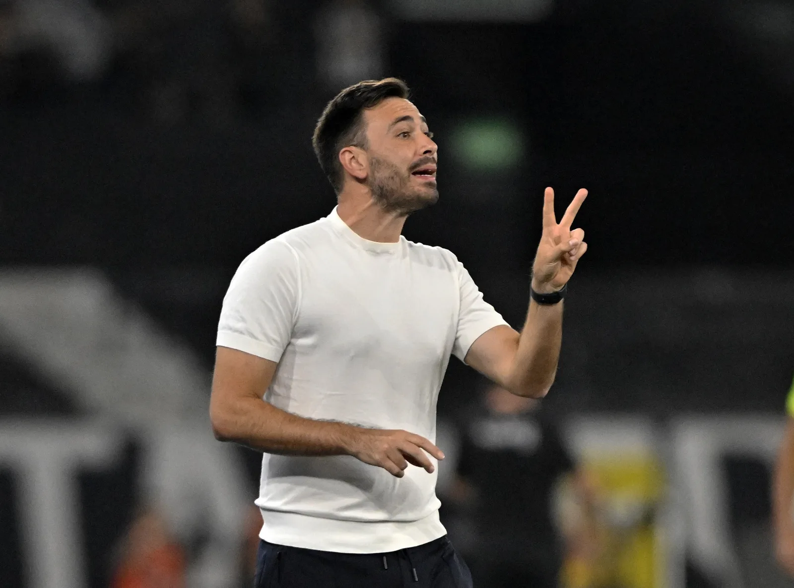 Lille supera Troyes e mantém campanha invicta no Francês