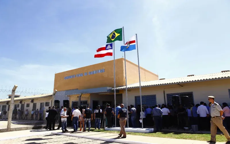 Motim em unidade de Barreiras é controlado após danos em celas
