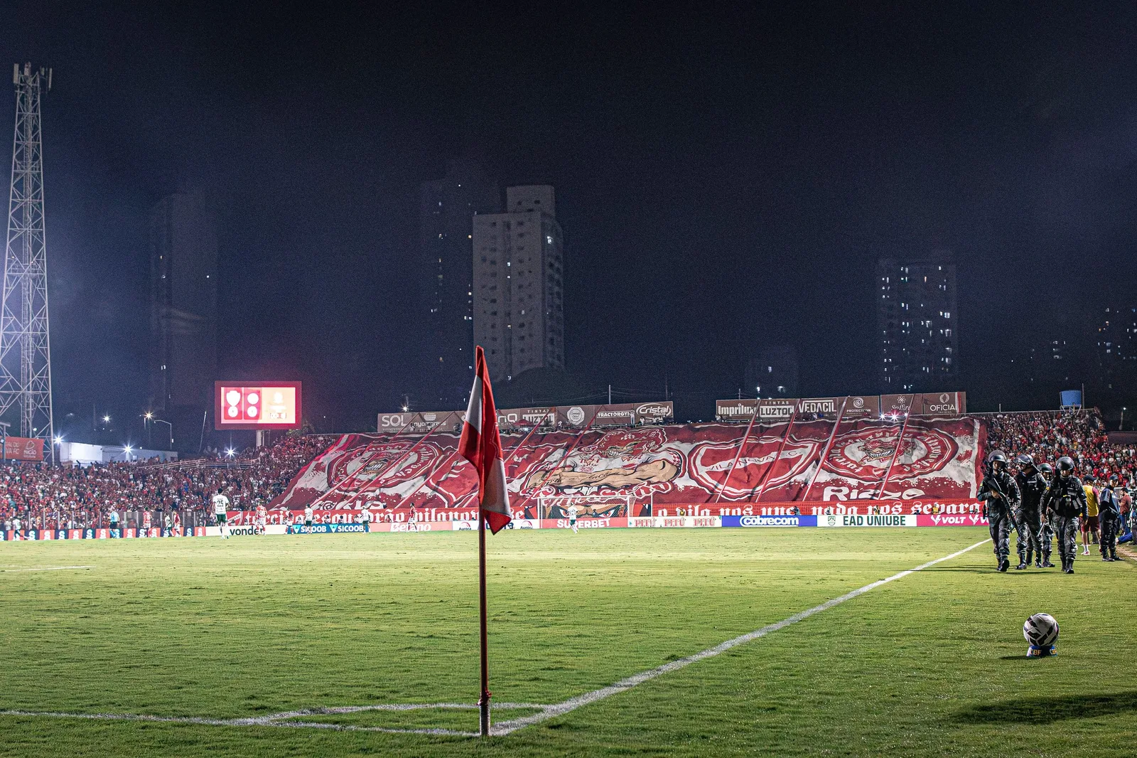 Vila Nova defende liderança contra o Londrina; veja prováveis times
