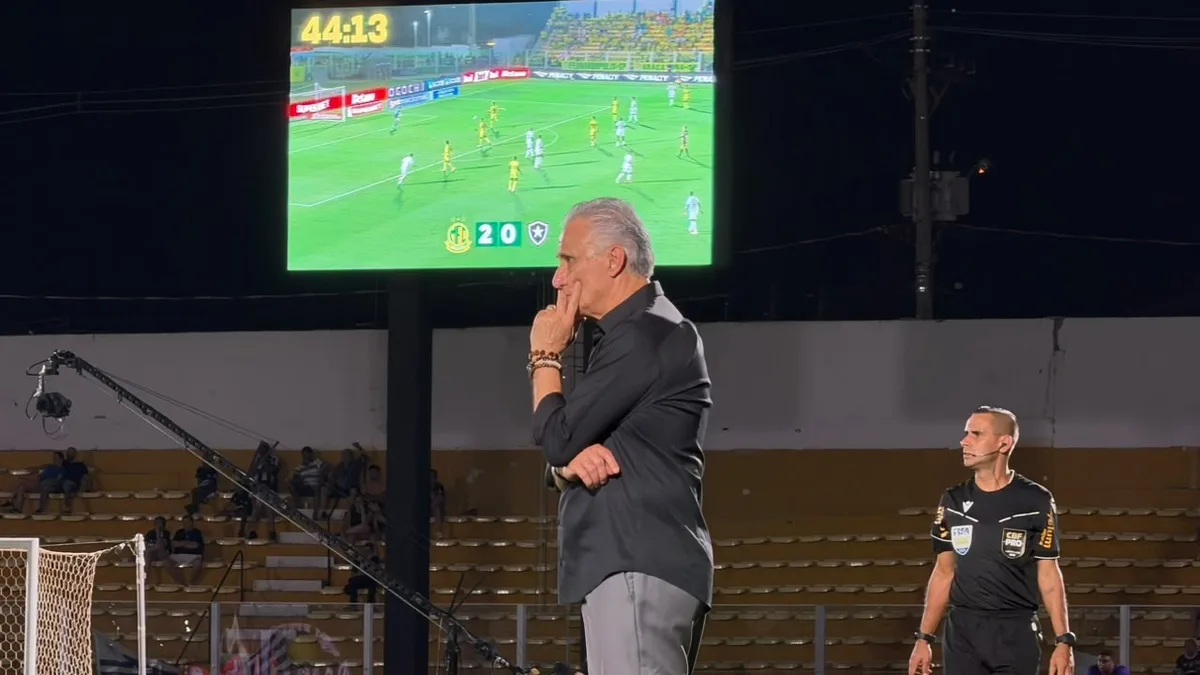 Derrota marca primeiro jogo de Tite à frente do Botafogo