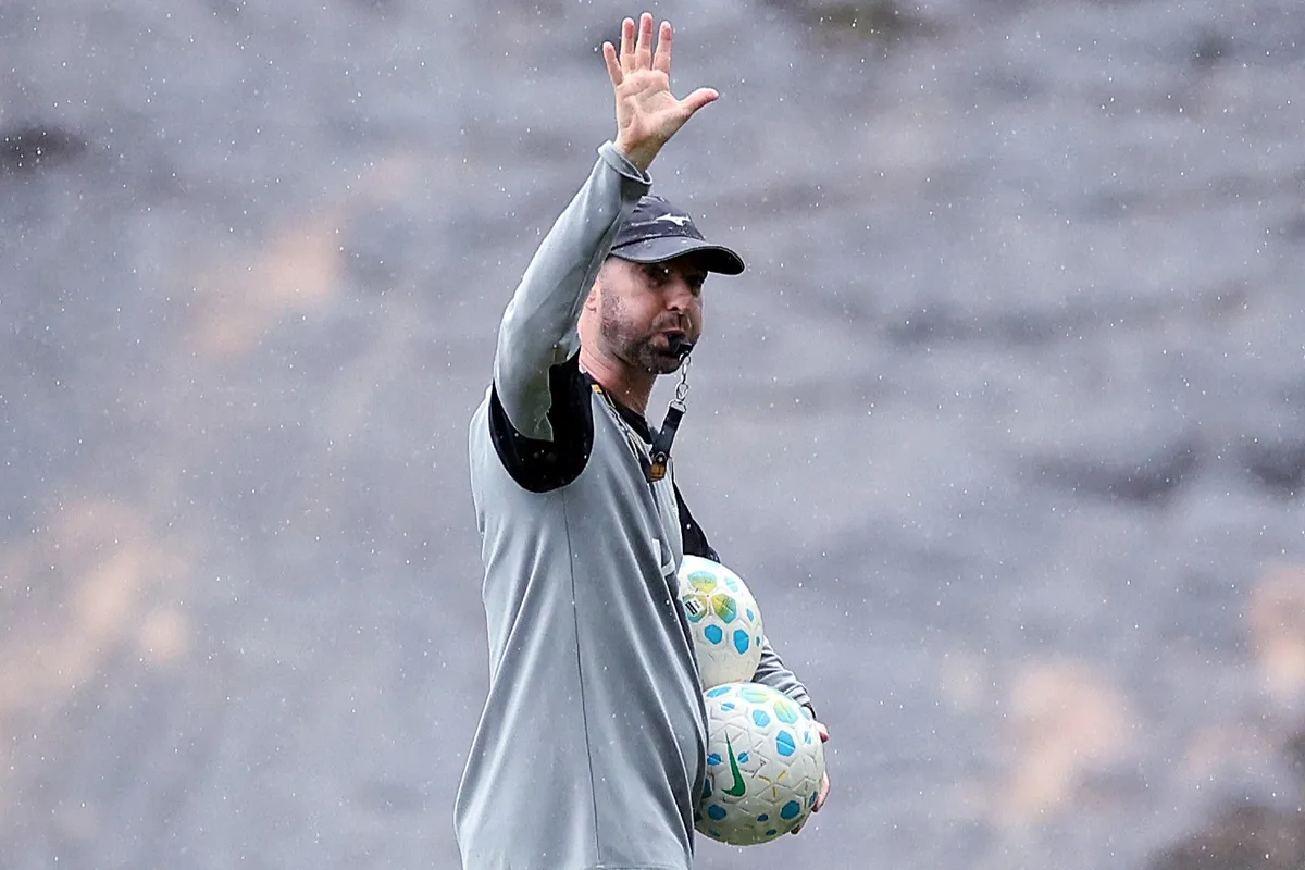 Botafogo acelera busca por técnico antes de sequência contra rivais diretos