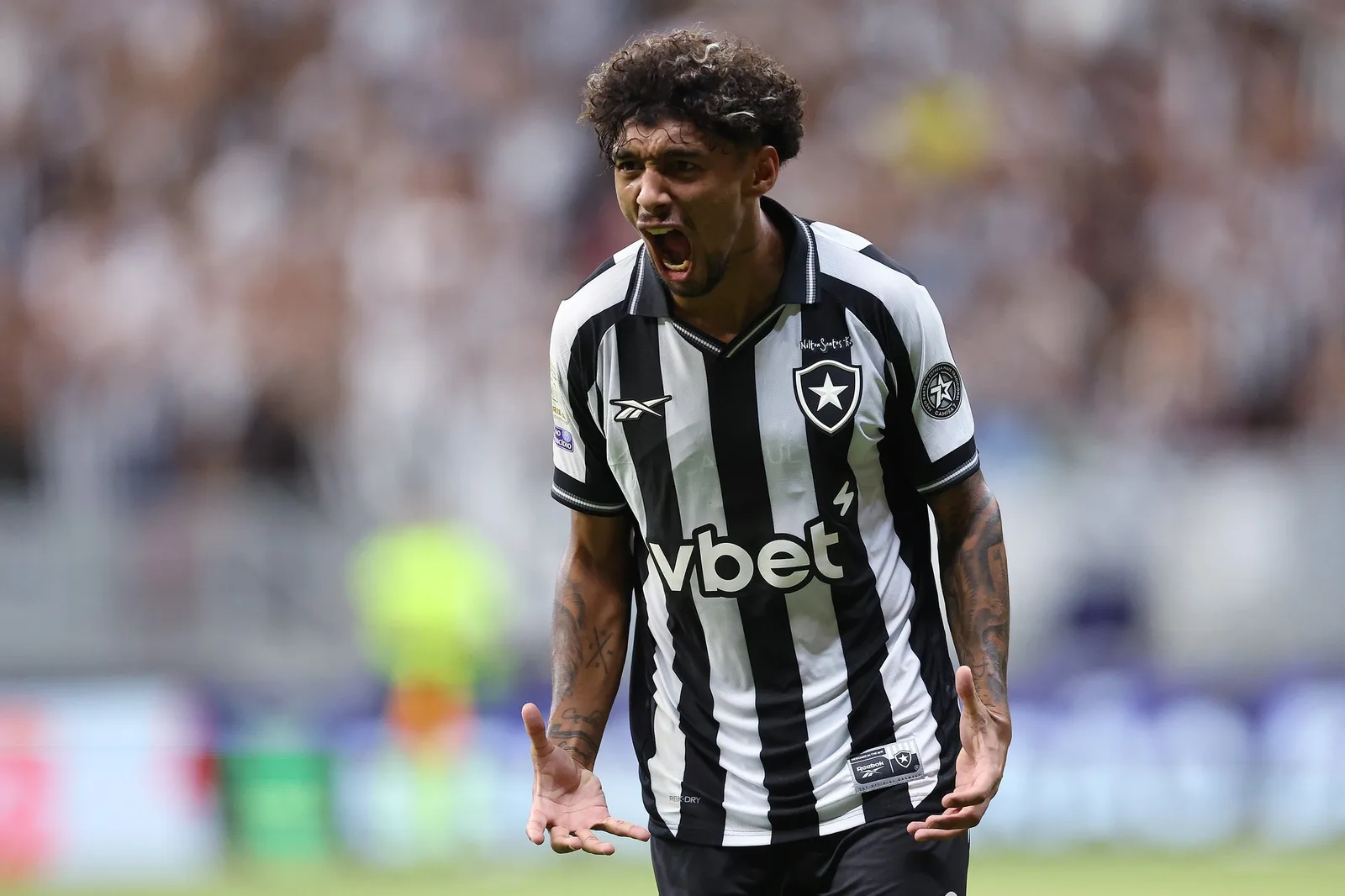 Medina surge como alternativa interna do Botafogo para substituir Montoro