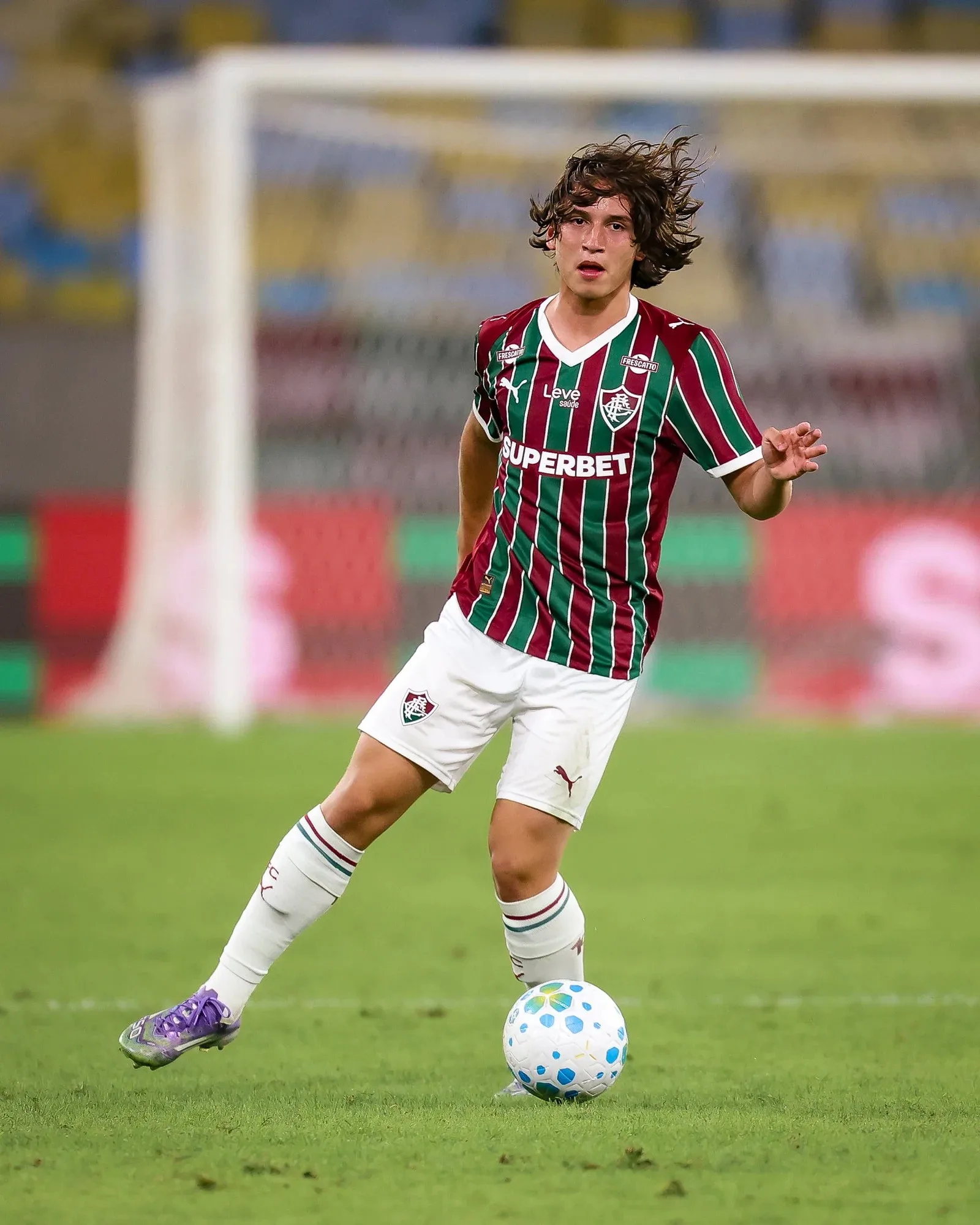 Ruan Sales ganha espaço no Fluminense após acidente grave na infância