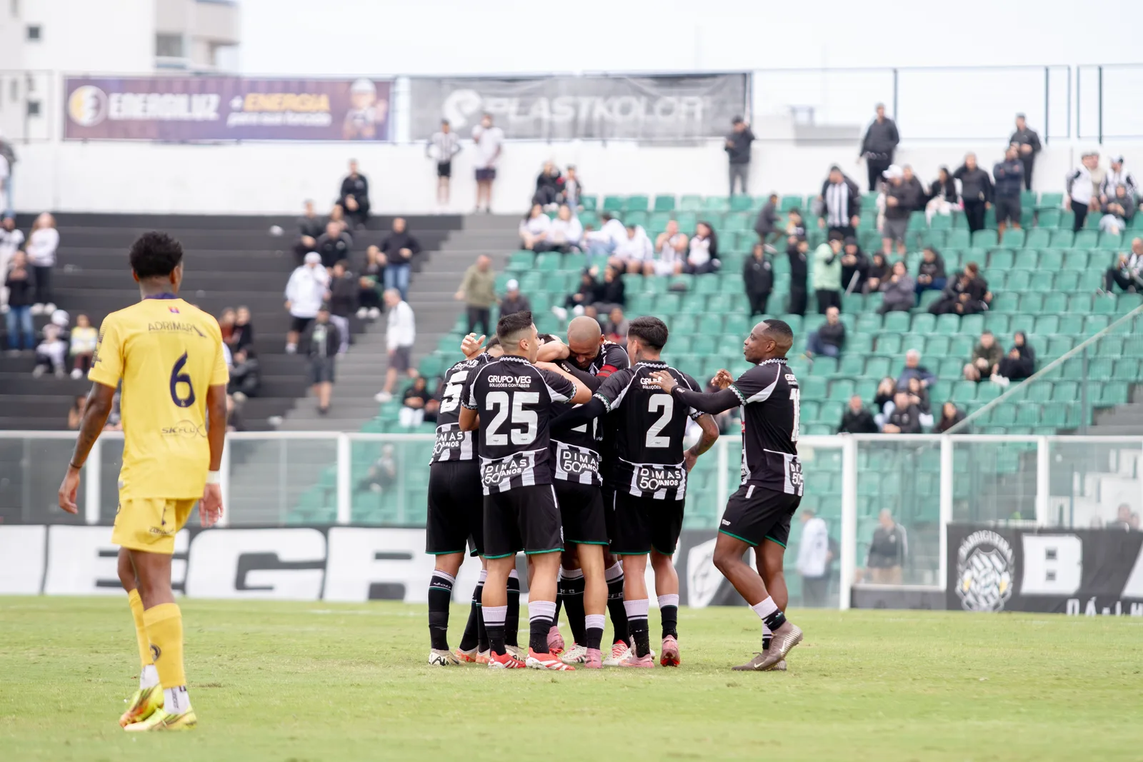 Figueirense bate o Nação e mantém série invicta na Copa Santa Catarina