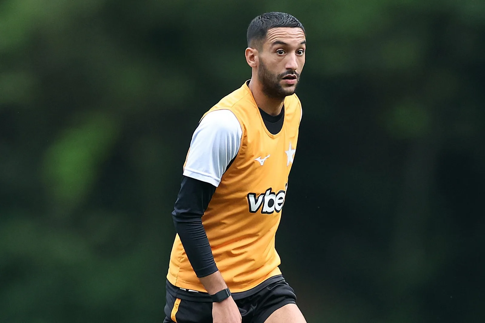 Botafogo regulariza Ziyech e deixa atacante apto para enfrentar o Mirassol