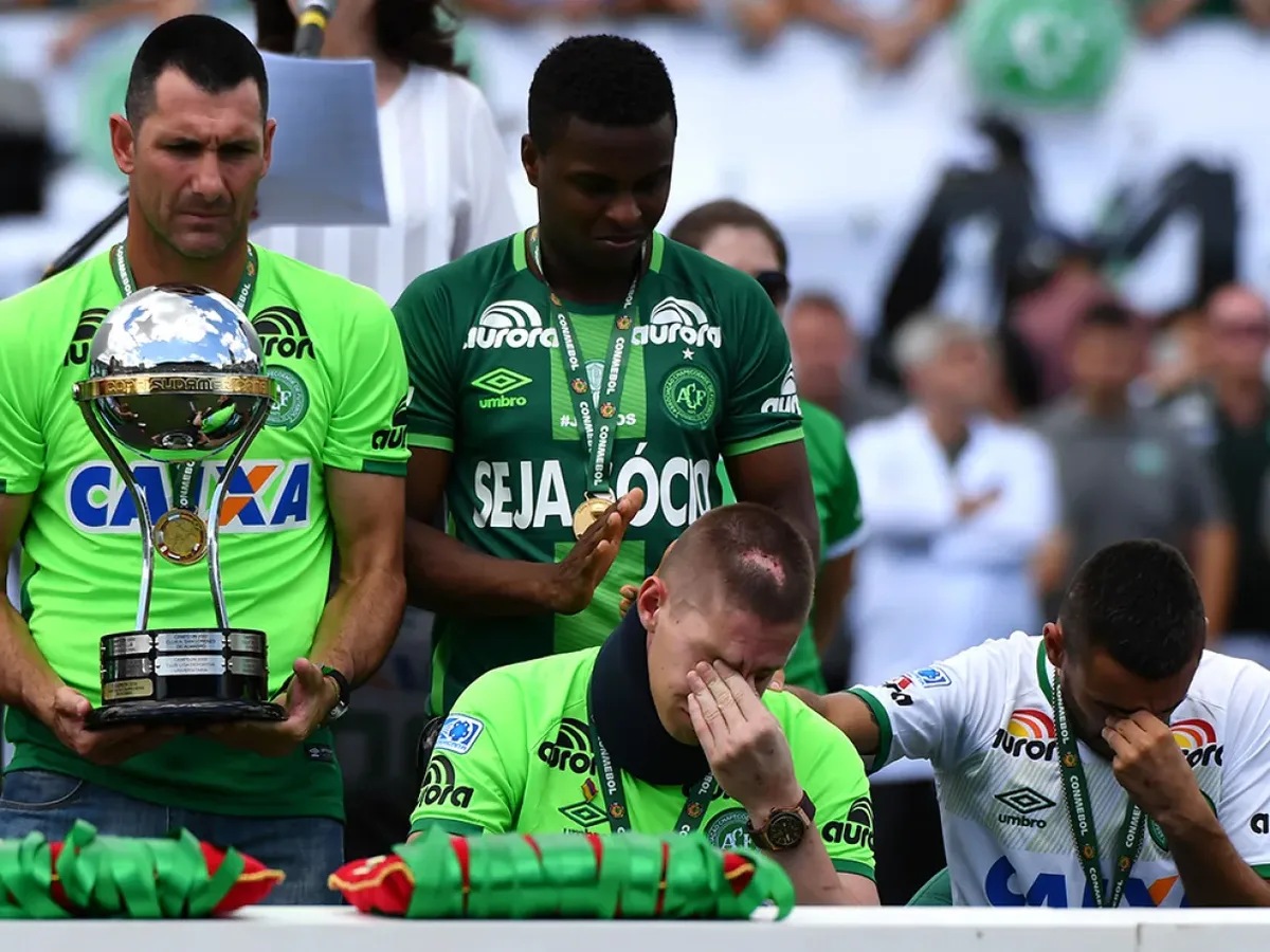 Chapecoense e Atlético Nacional marcam tributo ao acidente de 2016