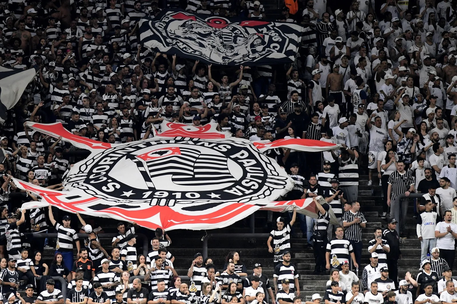 Corinthians informa reserva de todos os ingressos para duelo com Estudiantes