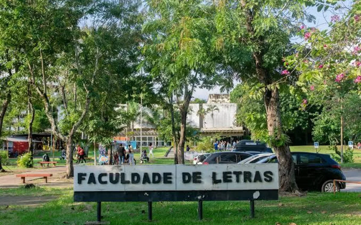 UFRJ investiga vídeos de atos sexuais em banheiros da Faculdade de Letras