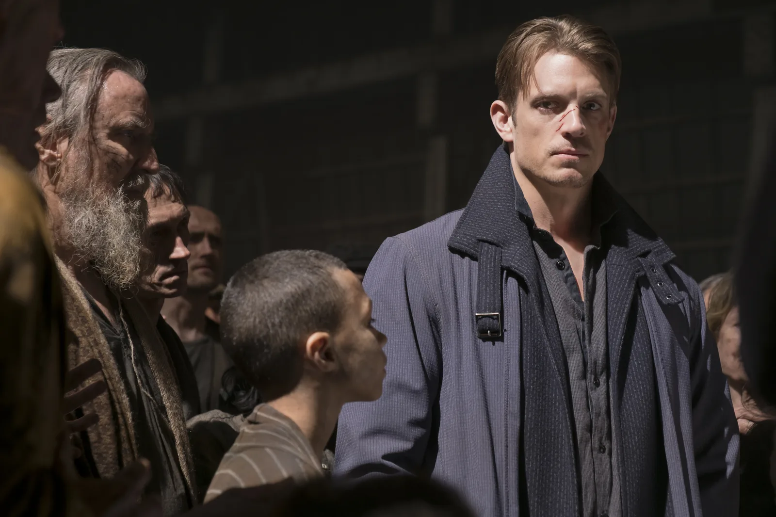 Altered Carbon mistura investigação, cyberpunk e dilemas sobre a imortalidade