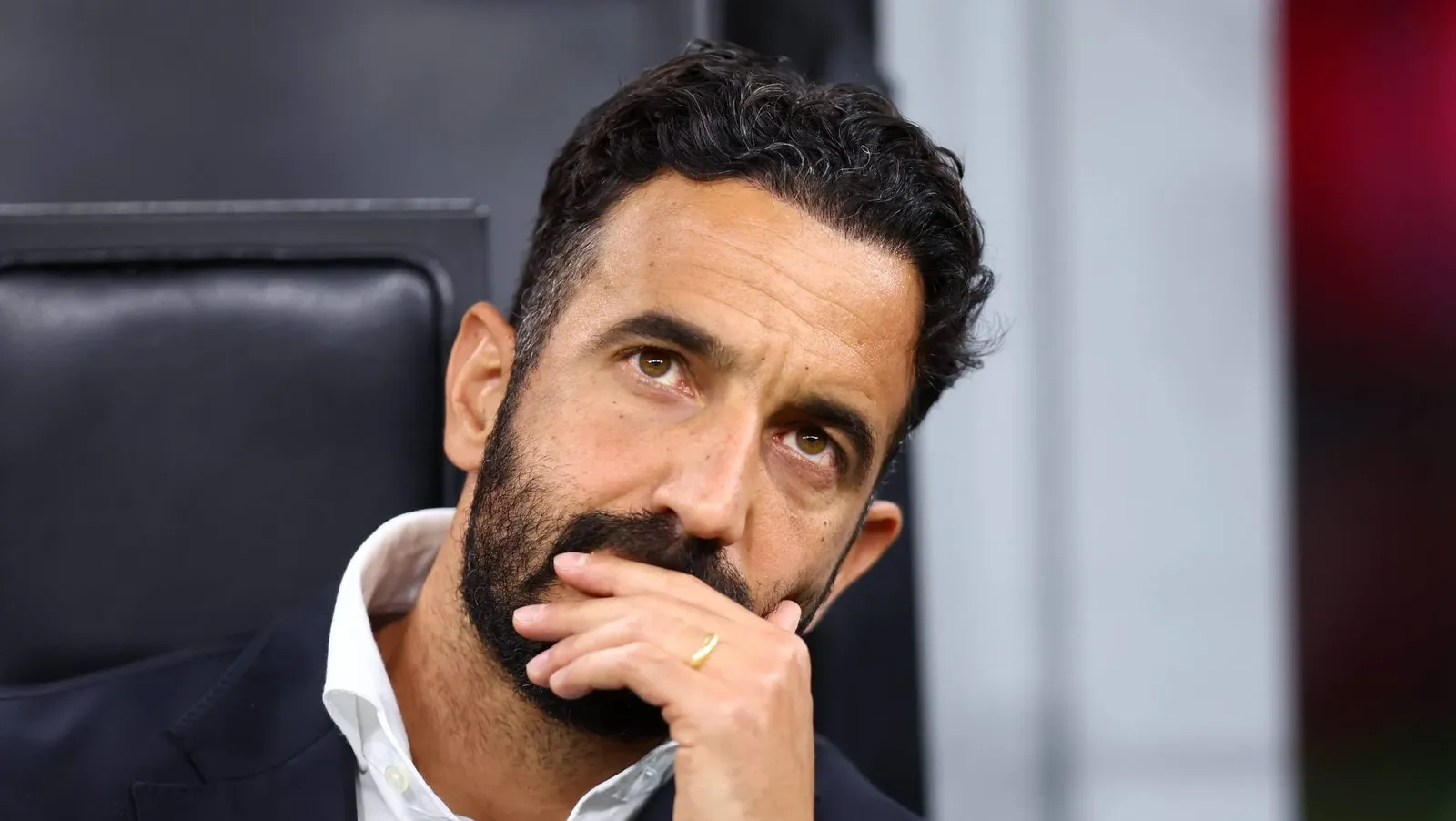 Amorim cobra reconstrução do Milan antes de duelo com a Juventus