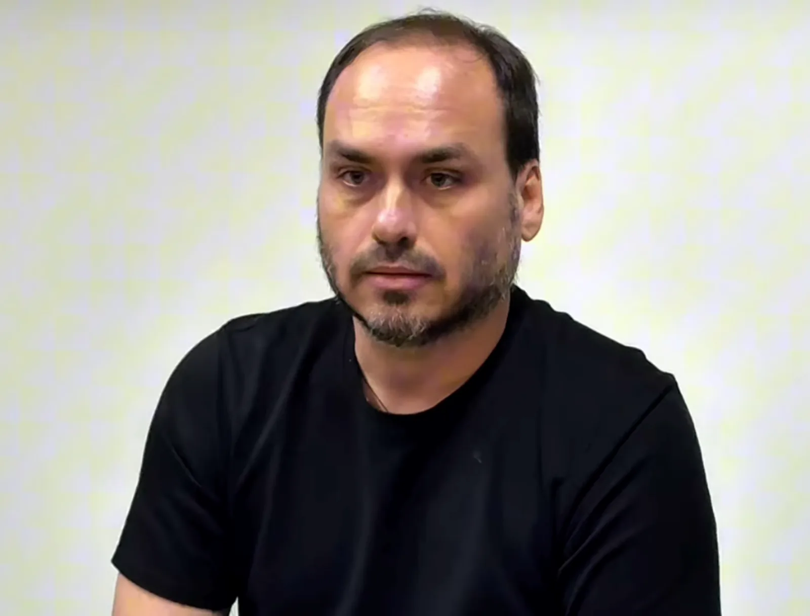 Terceiro, Carluxo é quem mais gastou na disputa pelo Senado em SC