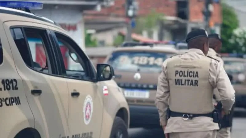 Homem é preso na Bahia sob suspeita de esconder cocaína em floricultura da ex