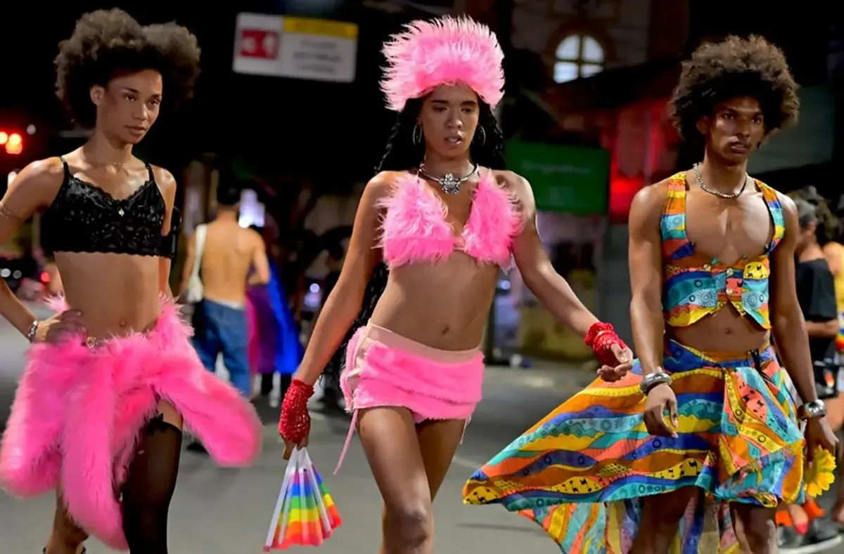 Goiânia oferece testes e atendimento de direitos durante parada LGBTQIA+