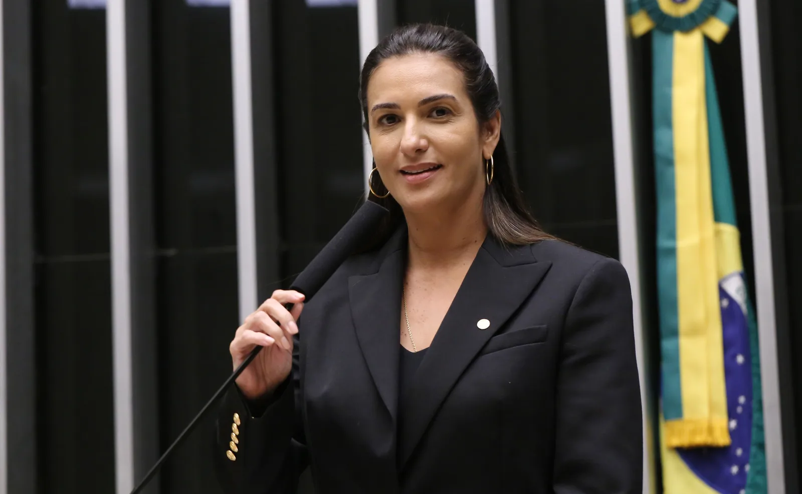 Roberta Roma passa por segundo cateterismo e permanece estável na UTI