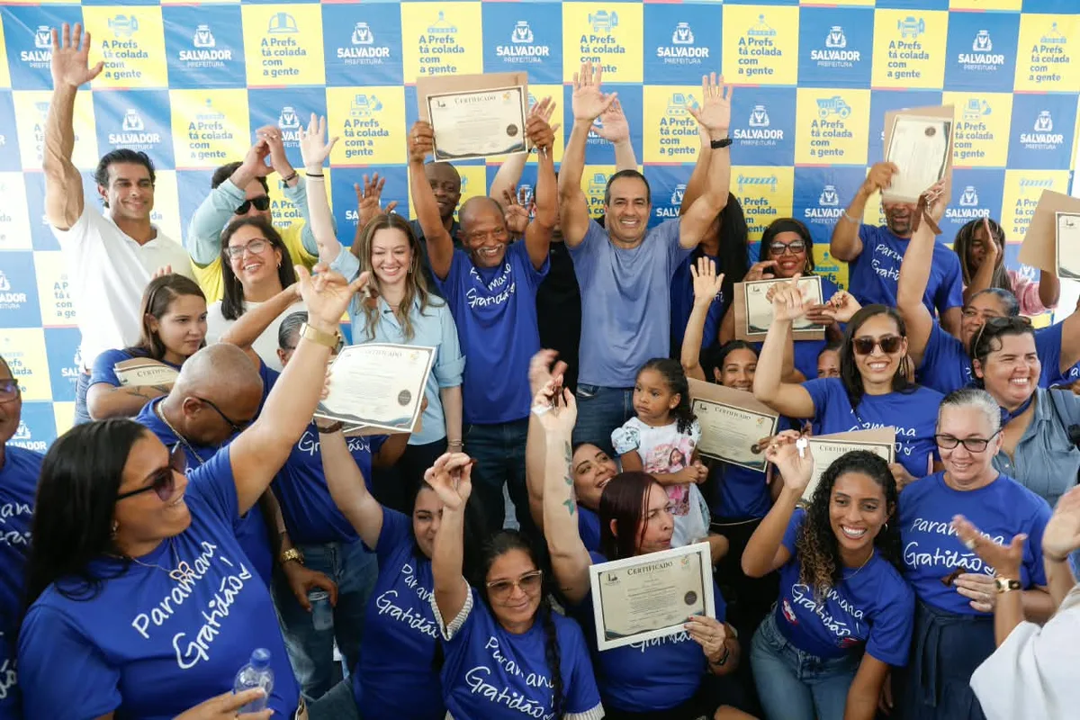 Paramana recebe orla requalificada e centro com restaurantes, quiosques e lojas